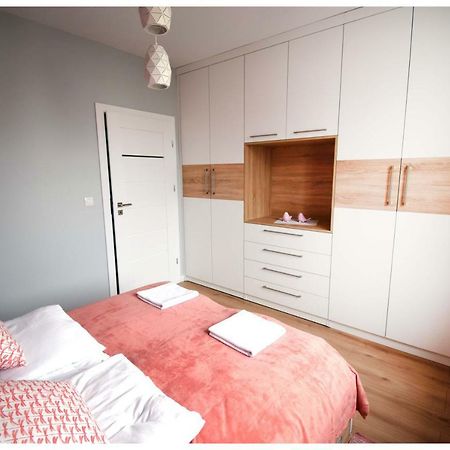 Color 24 Premium Apartment Сталова Вола Екстериор снимка