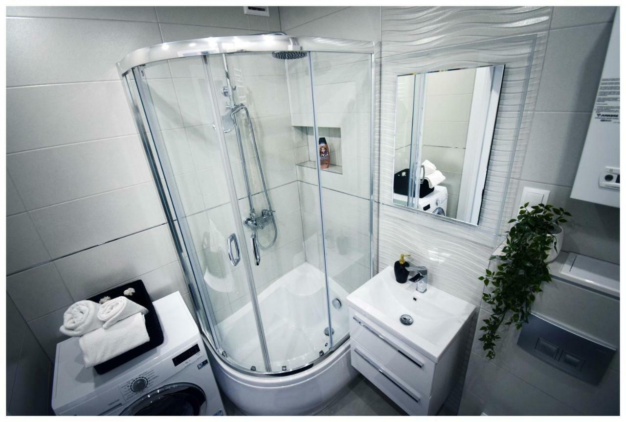 Color 24 Premium Apartment Сталова Вола Екстериор снимка