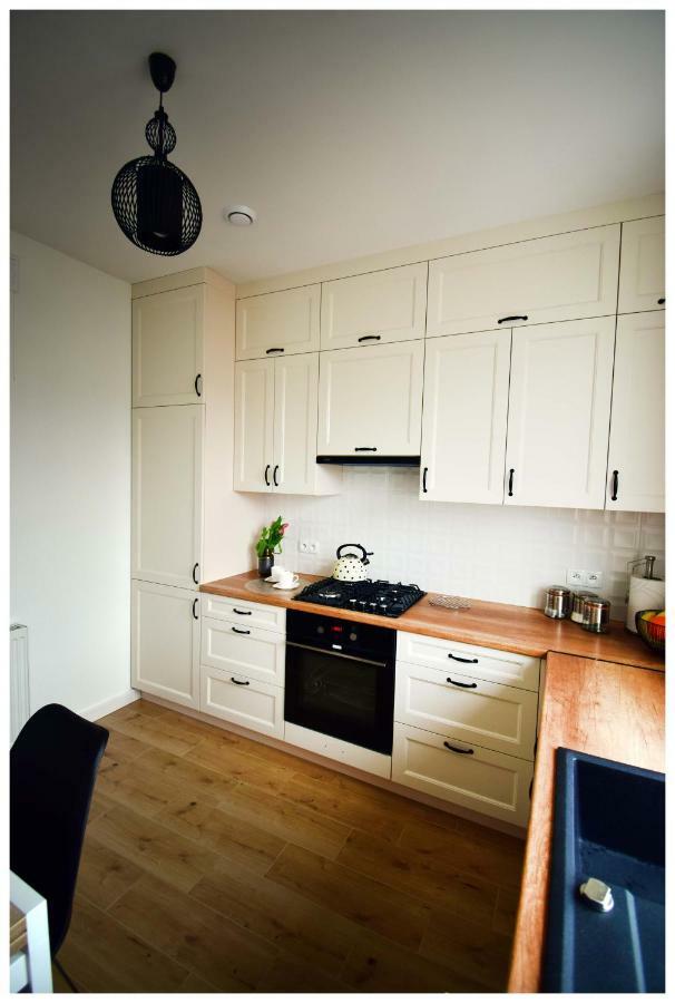 Color 24 Premium Apartment Сталова Вола Екстериор снимка