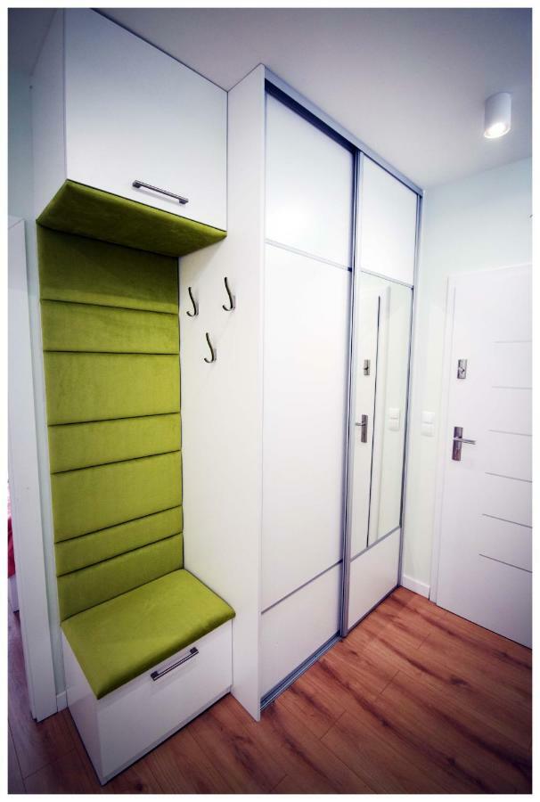 Color 24 Premium Apartment Сталова Вола Екстериор снимка