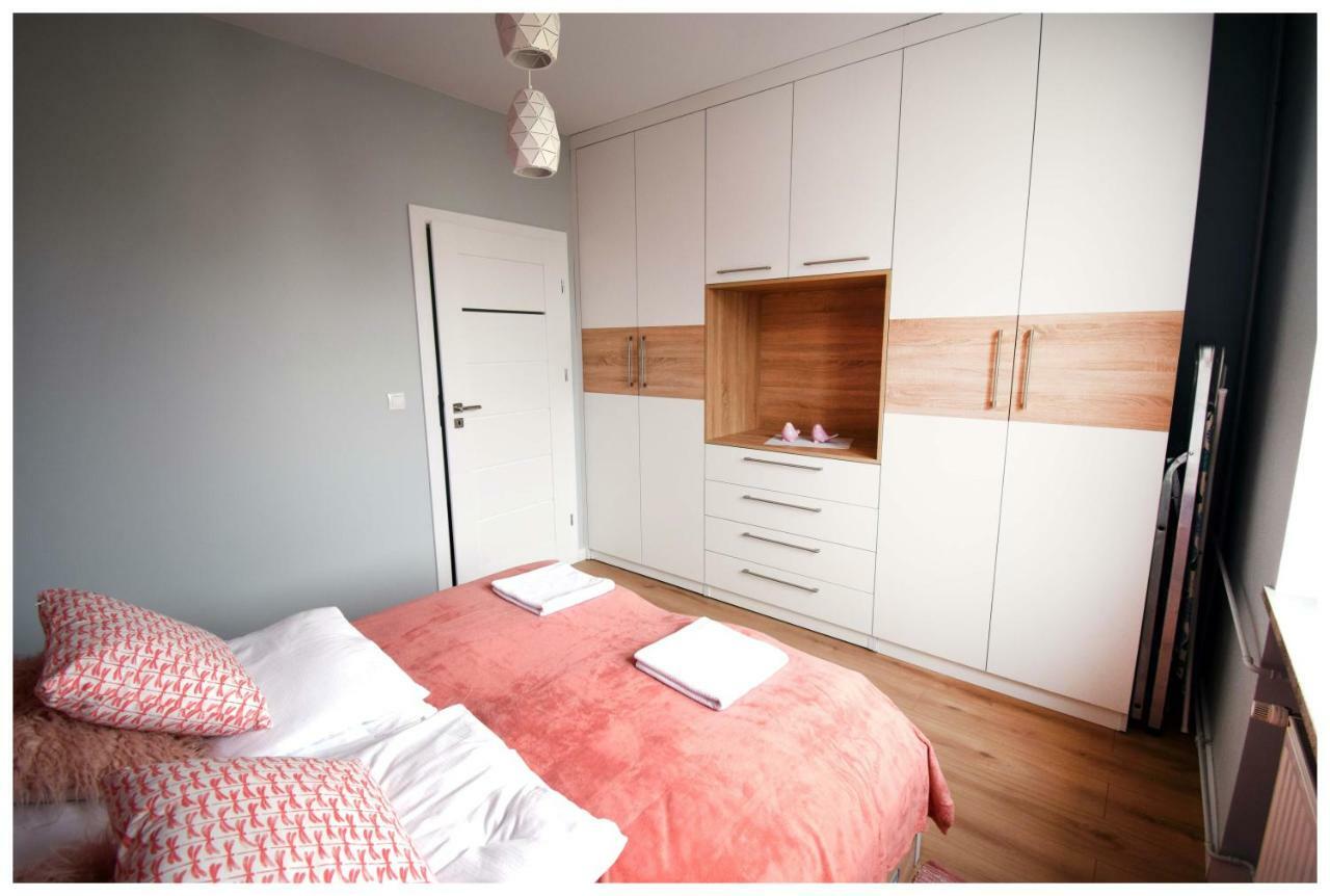 Color 24 Premium Apartment Сталова Вола Екстериор снимка
