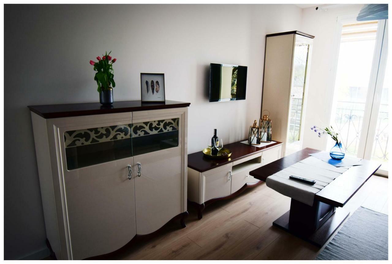 Color 24 Premium Apartment Сталова Вола Екстериор снимка