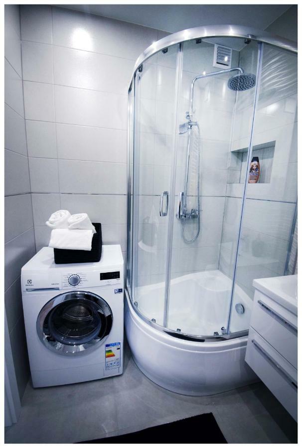 Color 24 Premium Apartment Сталова Вола Екстериор снимка